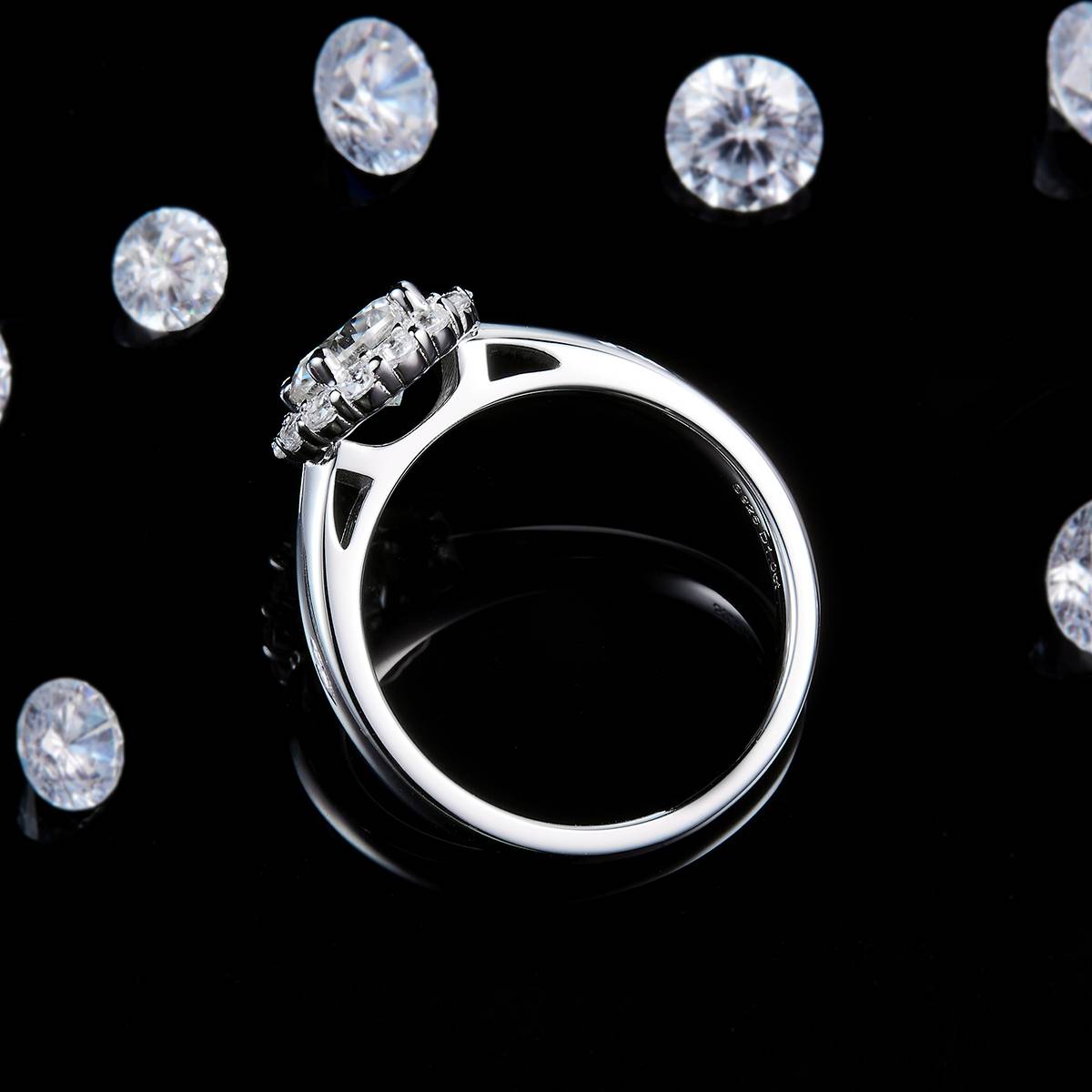 光臂圆包女戒S925银镀白金定制选款主石莫桑钻1.0ct/副石高碳钻