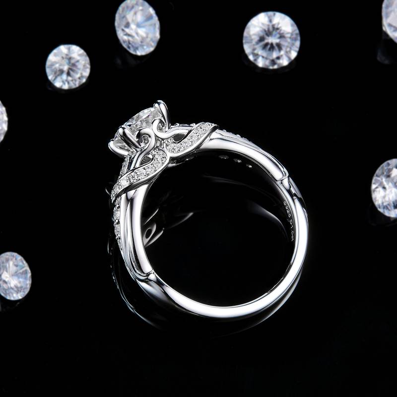 Affordable Luxury四爪Women's RingS925银镀白金定制选款主石Moissanite1.0ct/副石高碳钻