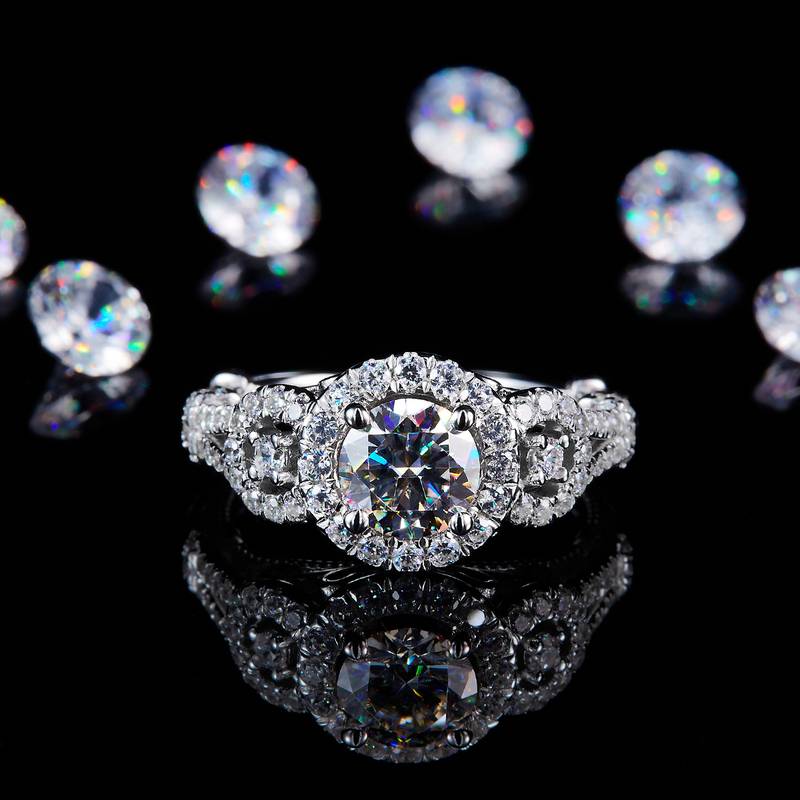 Y臂轻奢圆包女戒S925银镀白金定制选款主石莫桑钻1.0ct/副石高碳钻