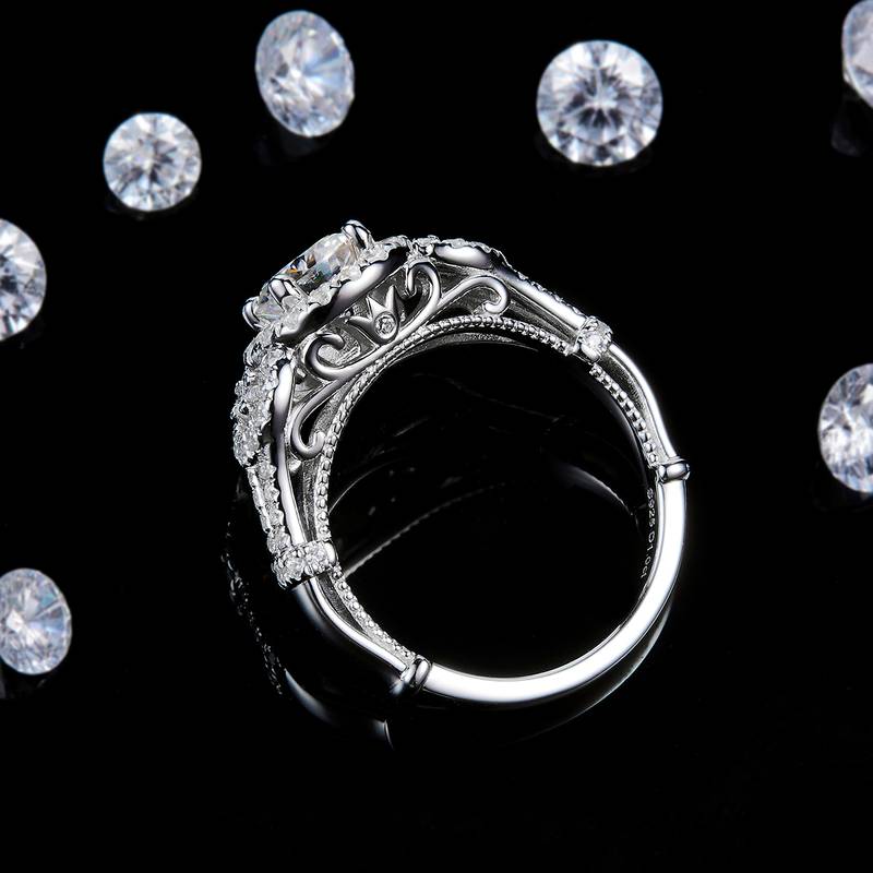 Y臂轻奢圆包女戒S925银镀白金定制选款主石莫桑钻1.0ct/副石高碳钻