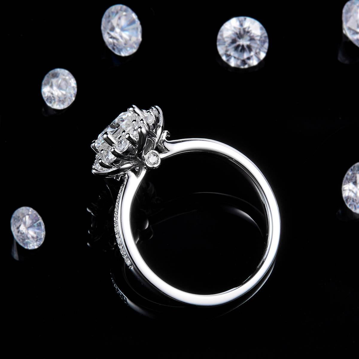 轻奢满钻女戒S925银镀白金定制选款主石莫桑钻1.0ct/副石高碳钻