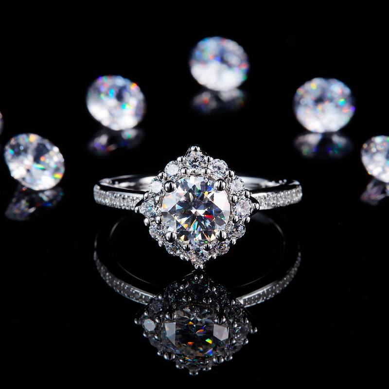 Affordable Luxury满钻Women's RingS925银镀白金定制选款主石Moissanite1.0ct/副石高碳钻