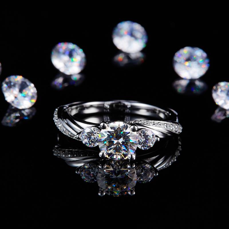 扭臂三石女戒S925银镀白金定制选款主石莫桑钻1.0ct/副石高碳钻