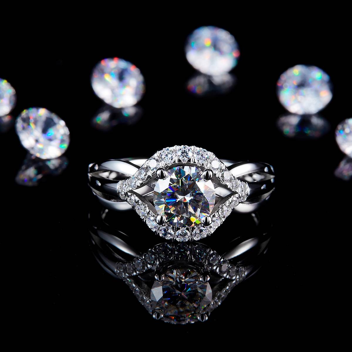 扭臂女戒S925银镀白金定制选款主石莫桑钻1.0ct/副石高碳钻
