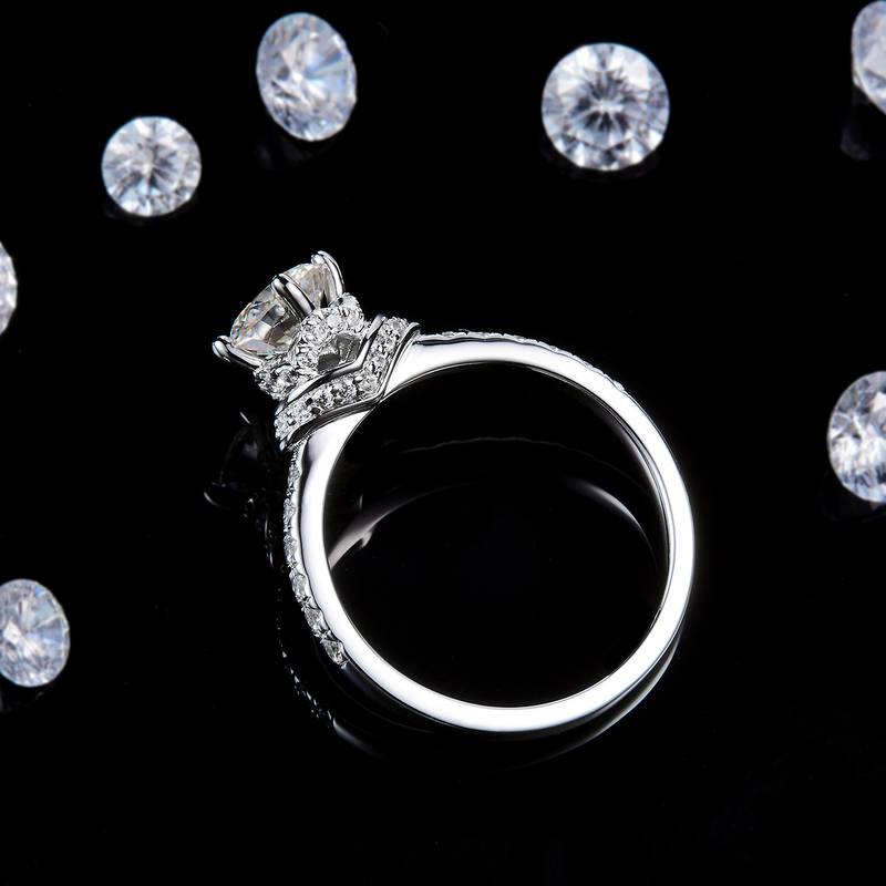 轻奢四爪女戒S925银镀白金定制选款主石莫桑钻1.0ct/副石高碳钻