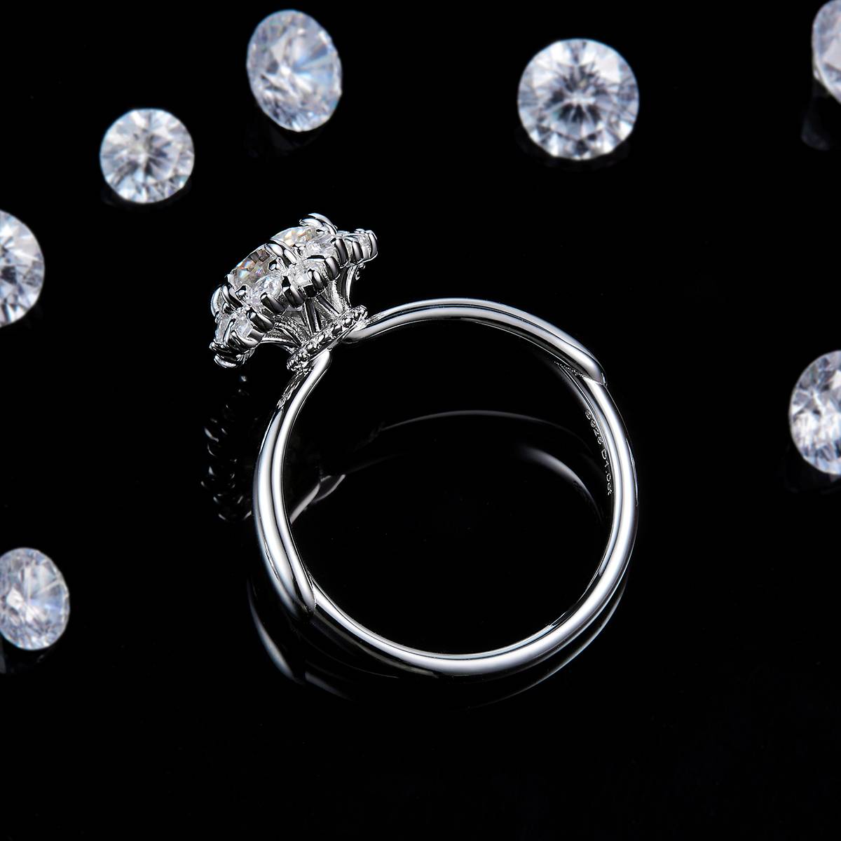 星辰花女戒S925银镀白金定制选款主石莫桑钻1.0ct/副石高碳钻