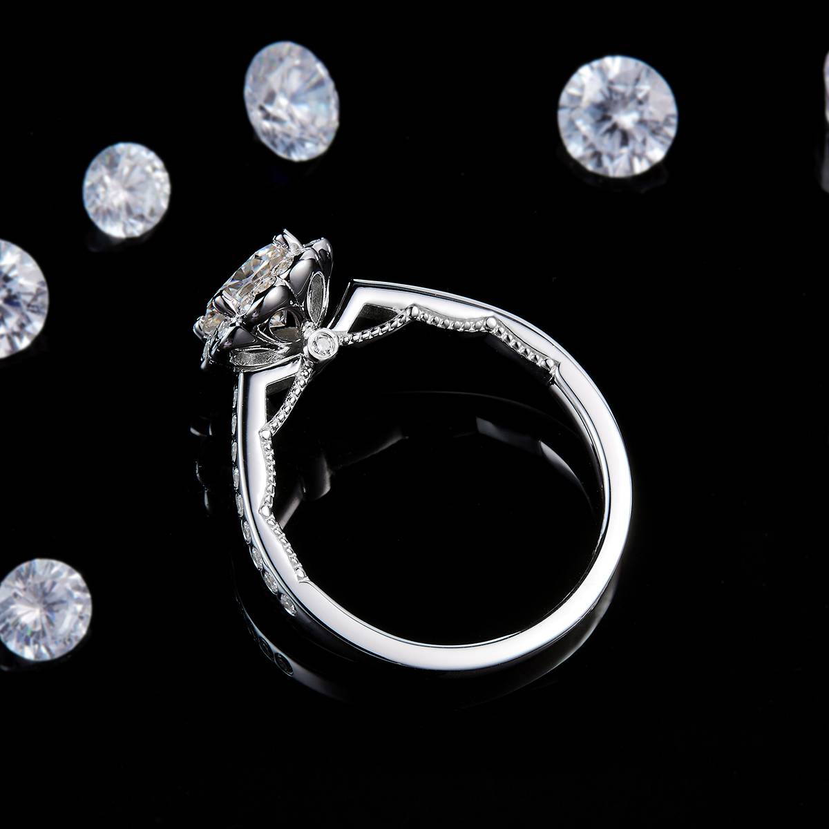 太阳花女戒S925银镀白金定制选款主石莫桑钻1.0ct/副石高碳钻