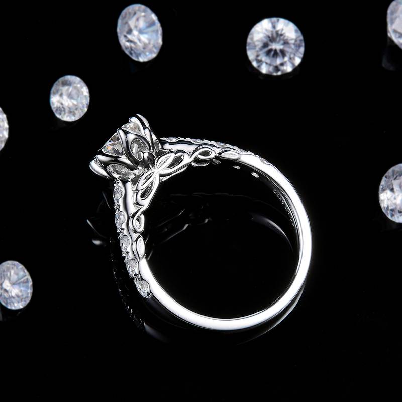 花瓣六爪Women's RingS925银镀白金定制选款主石Moissanite1.0ct/副石高碳钻