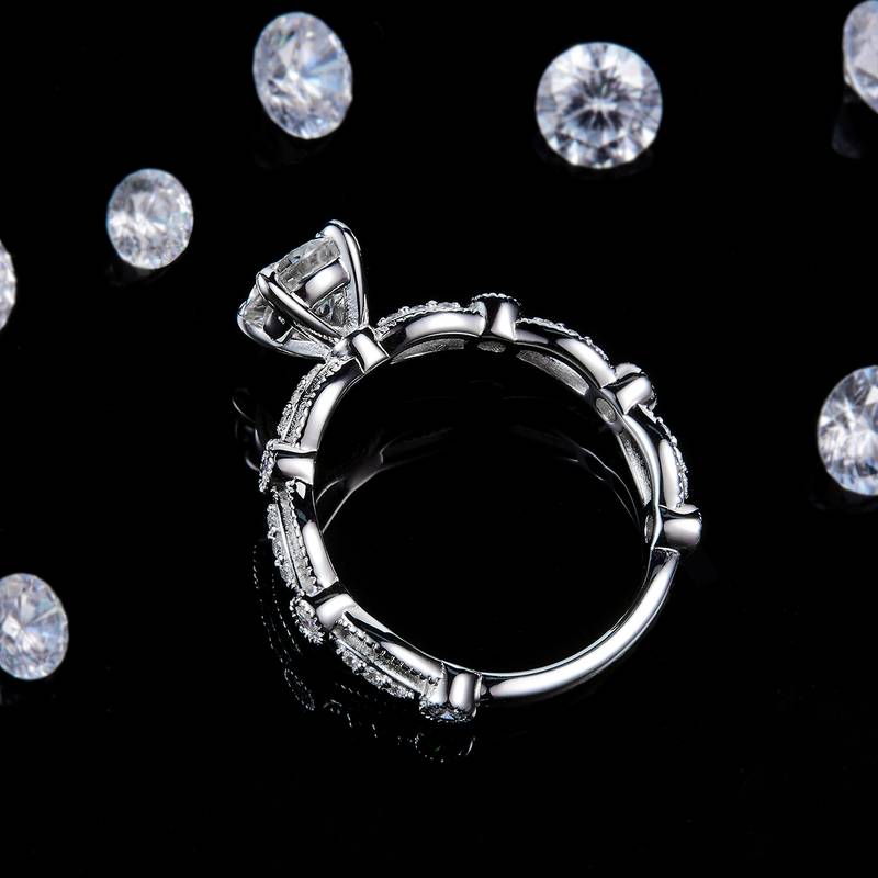 轻奢四爪女戒S925银镀白金定制选款主石莫桑钻1.0ct/副石高碳钻