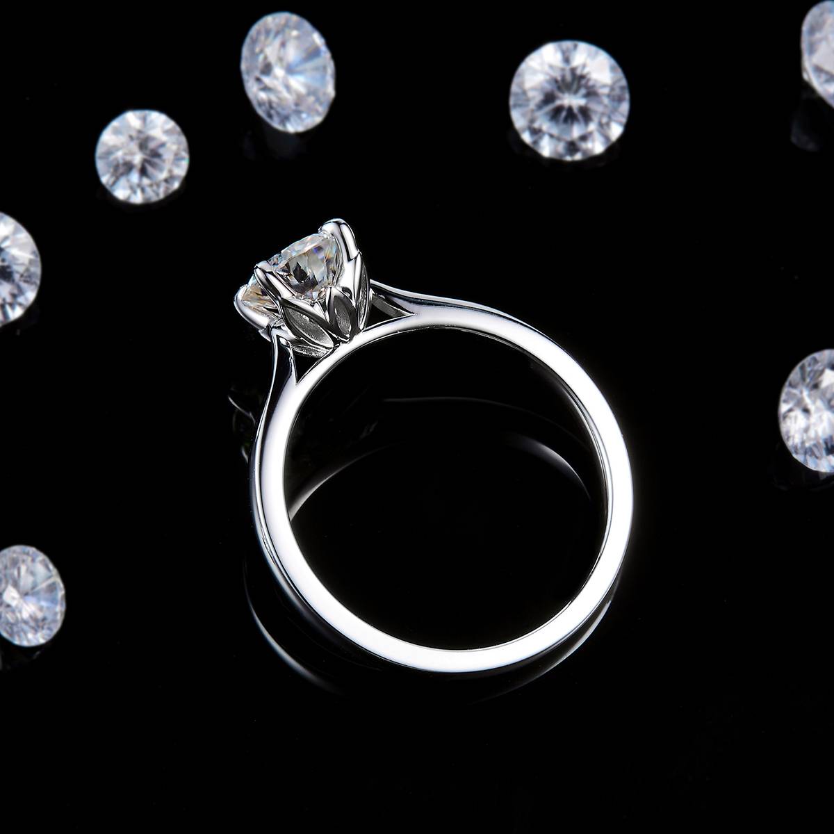 Light Arm Petal Four Claw Women's Ring S925 Silver Plated Platinum Customized Selection Main Stone Moissanite 1.0ct