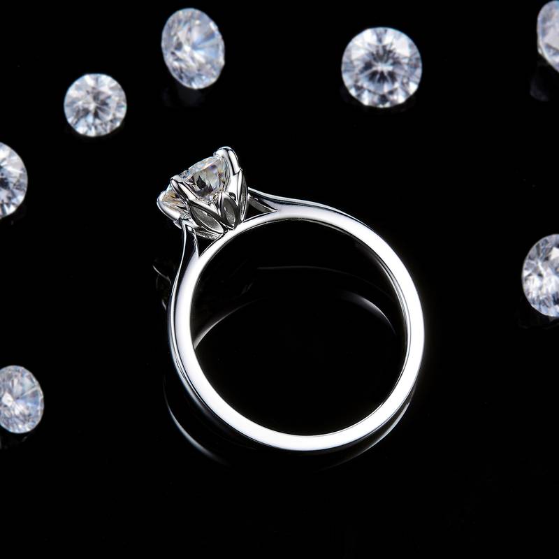 光臂花瓣四爪Women's RingS925银镀白金定制选款主石Moissanite1.0ct