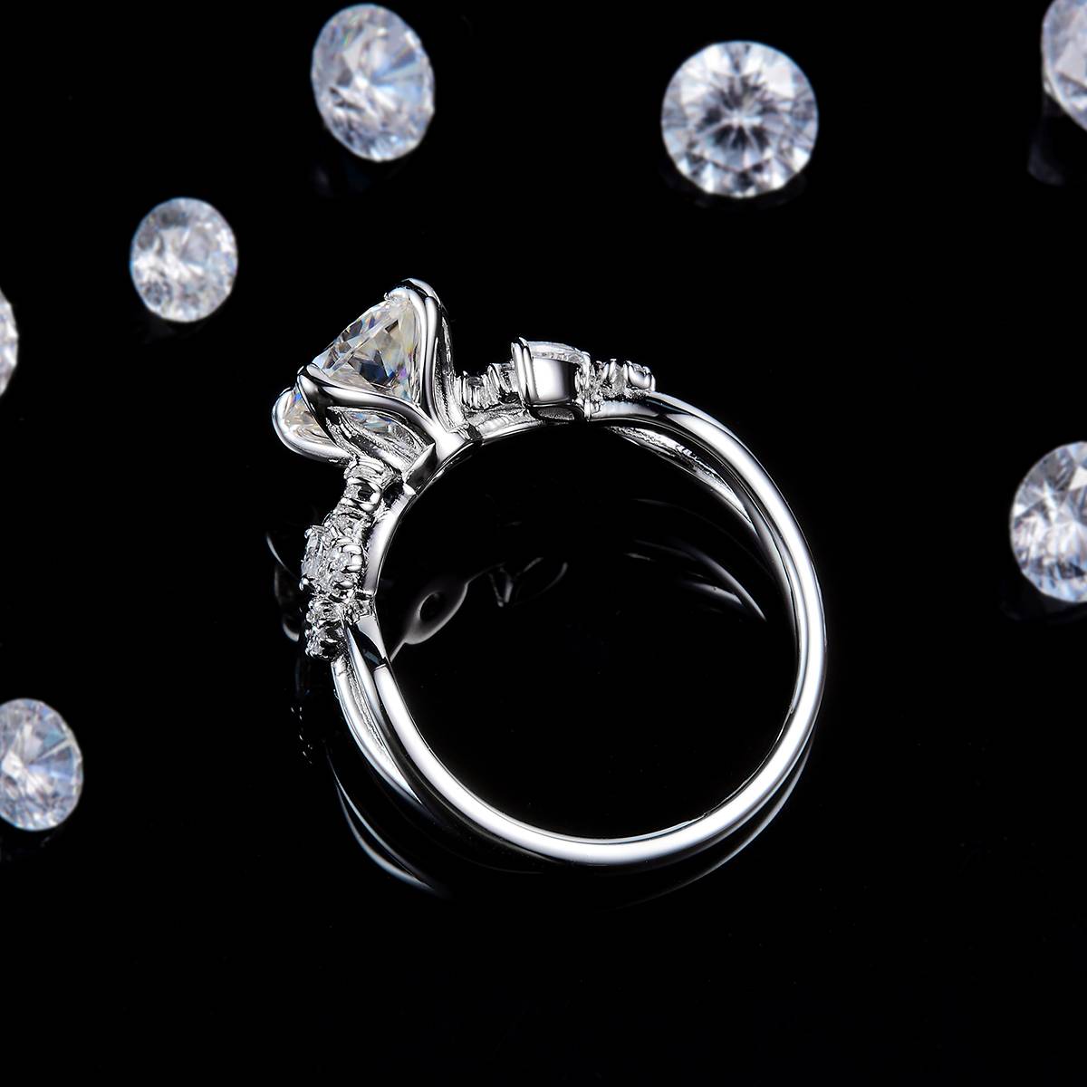 Light Luxury Four Claw Women's Ring S925 Silver Plated Platinum Customized Selection Main Stone Moissanite 1.5ct/Side Stone Cubic Zirconia