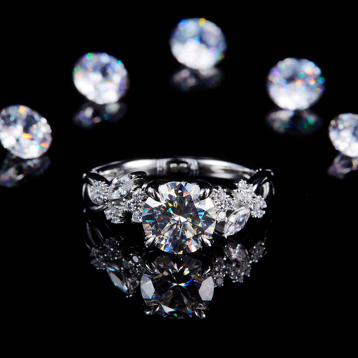 Light Luxury Four Claw Women's Ring S925 Silver Plated Platinum Customized Selection Main Stone Moissanite 1.5ct/Side Stone Cubic Zirconia