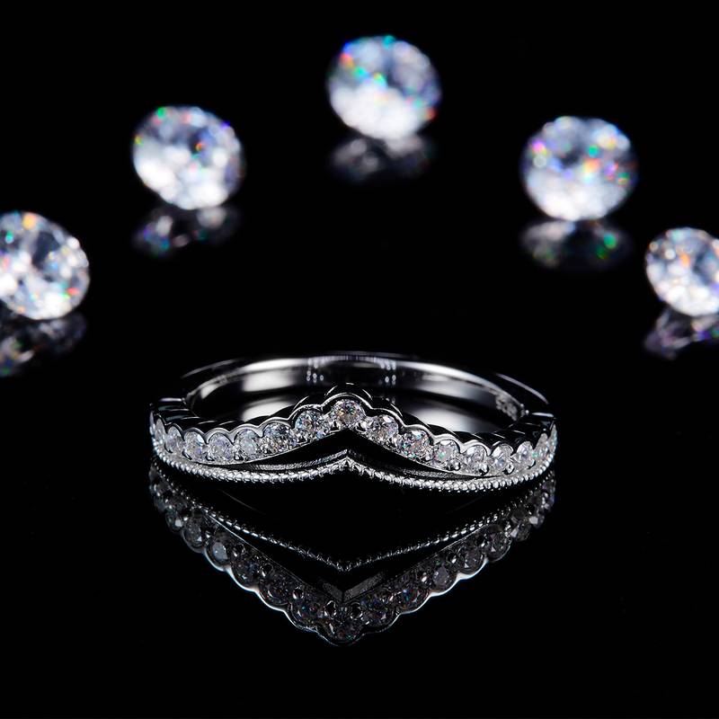 V形双排排戒S925银镀白金定制选款副石莫桑钻0.34ct