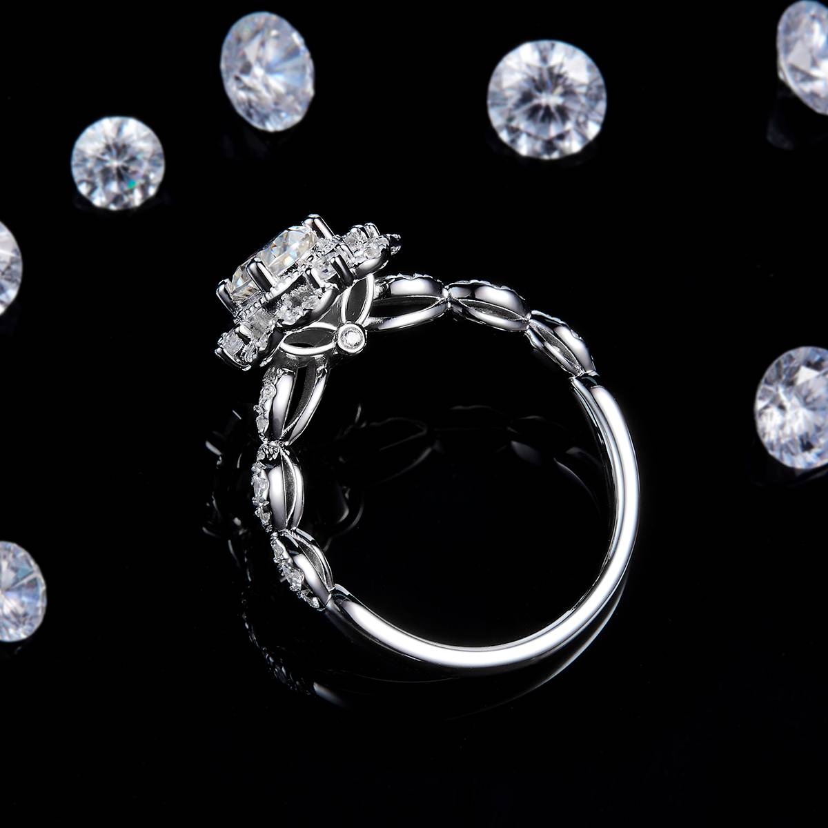 Simple and stylish oval round women's ring S925 silver plated white gold custom selection main stone Moissanite 1.0ct/Side Stone Cubic Zirconia