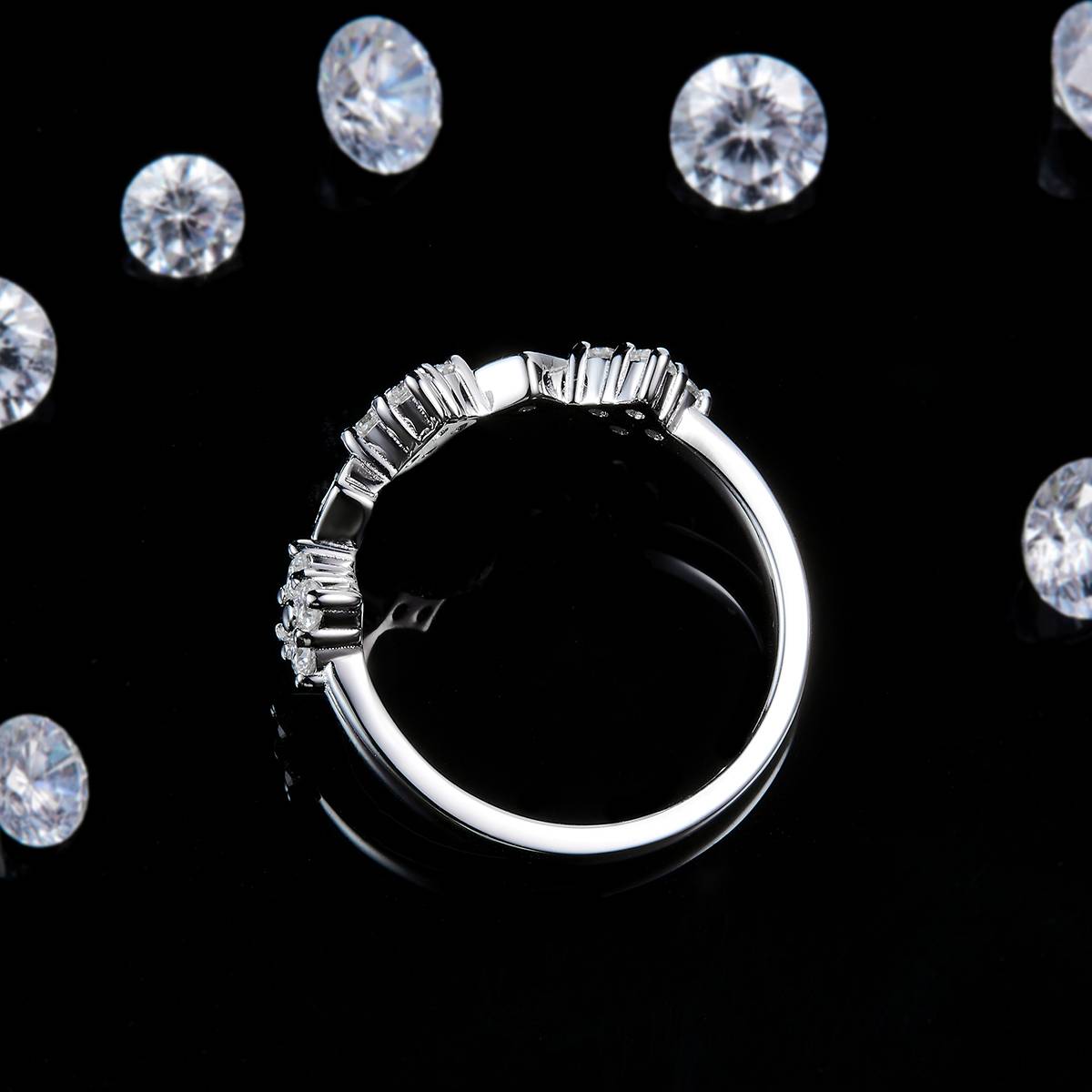 时尚款排戒S925银镀白金定制选款副石莫桑钻0.39ct