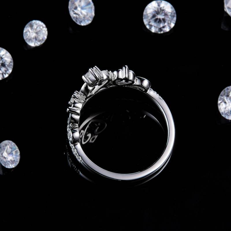 皇冠排戒S925银镀白金定制选款副石莫桑钻0.42ct