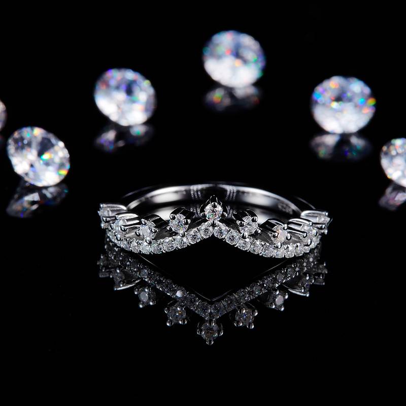 V形排戒S925银镀白金定制选款副石Moissanite0.39ct