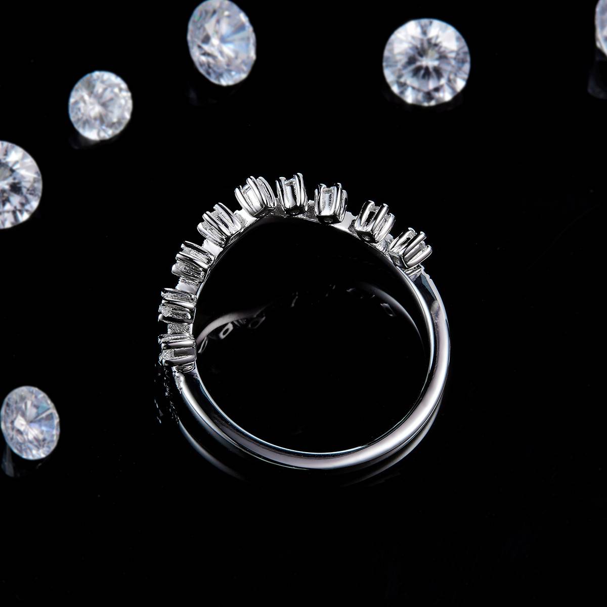V形排戒S925银镀白金定制选款副石莫桑钻0.39ct