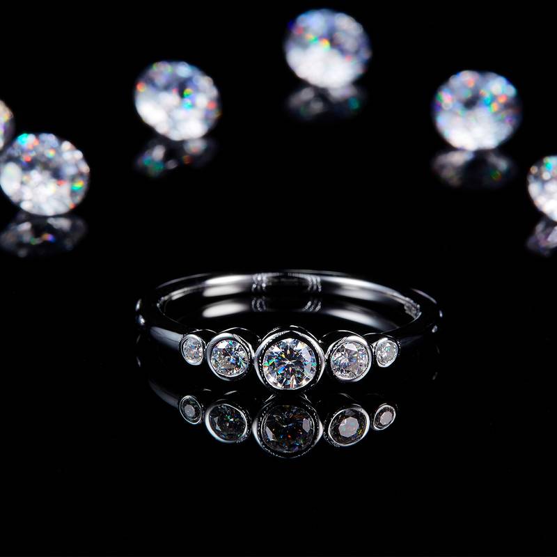 水泡排戒S925银镀白金定制选款副石莫桑钻0.37ct