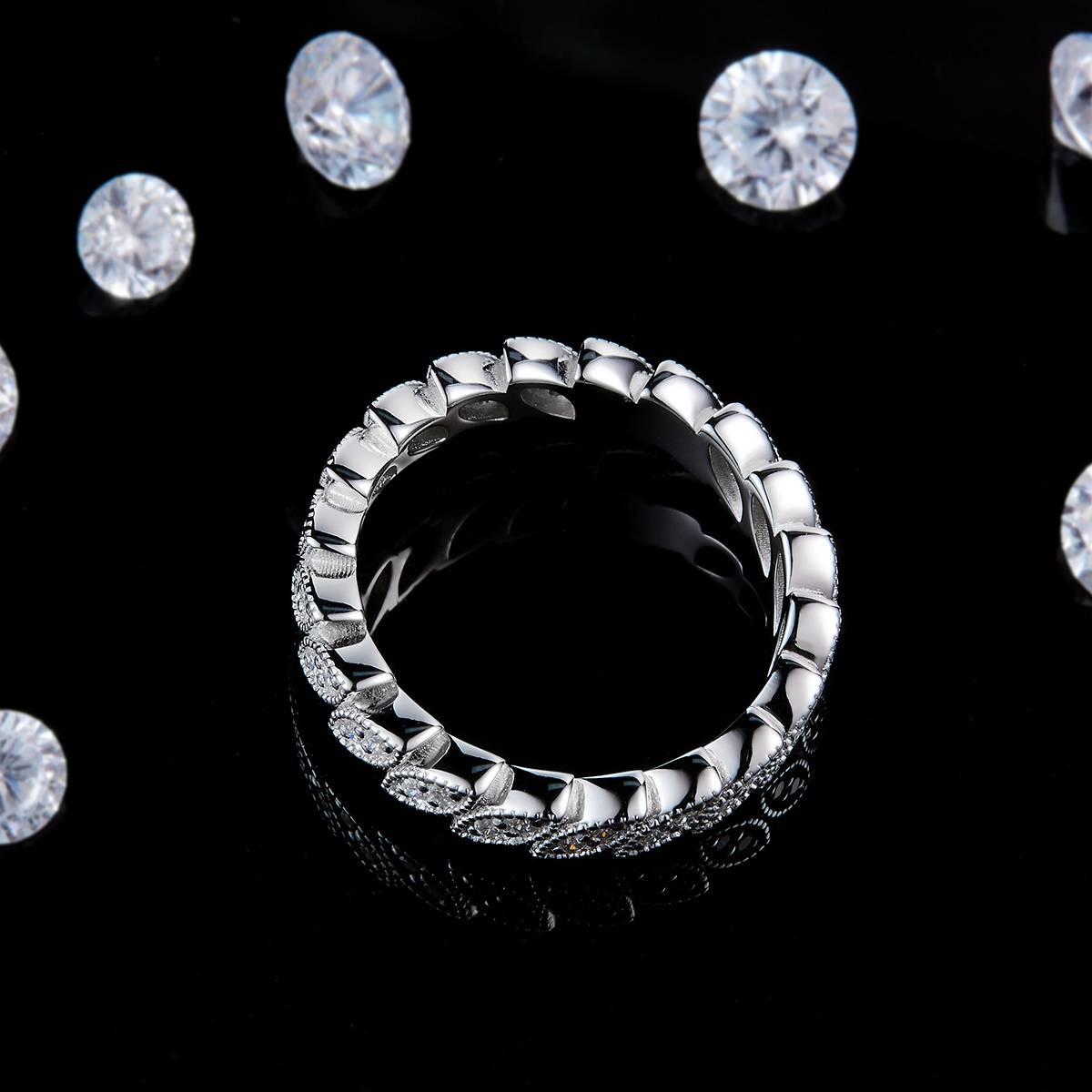 日韩时尚简约镶嵌马眼排戒S925银镀白金定制选款副石莫桑钻0.4ct
