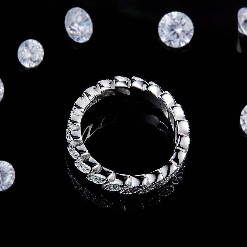 日韩时尚简约镶嵌马眼排戒S925银镀白金定制选款副石莫桑钻0.4ct