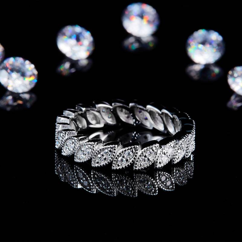 日韩时尚简约镶嵌马眼排戒S925银镀白金定制选款副石莫桑钻0.4ct