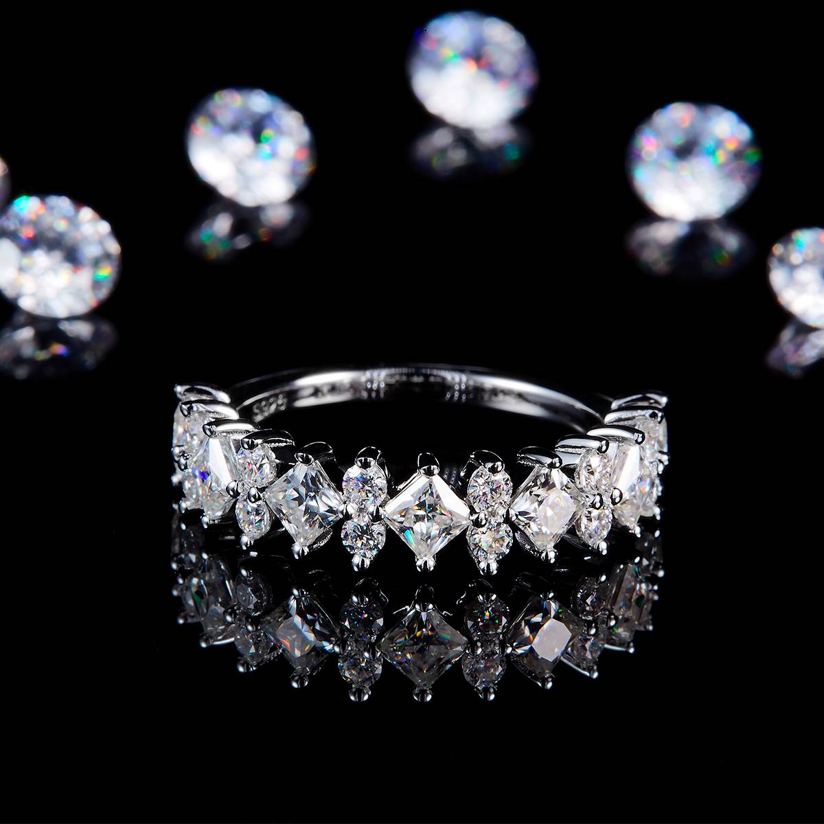 时尚个性不规则女戒排戒S925银镀白金定制选款副石莫桑钻2.46ct
