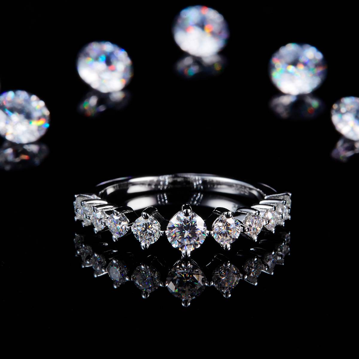 时尚不规则碎钻排戒S925银镀白金定制选款副石莫桑钻0.86ct