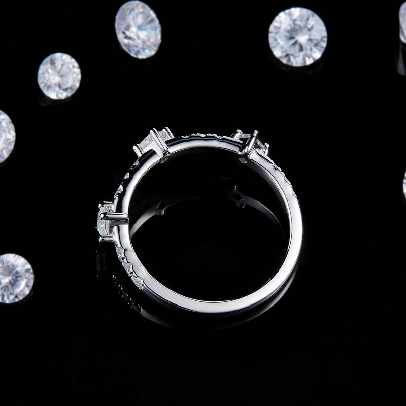 Fashion半圈碎钻排戒S925银镀白金定制选款副石Moissanite0.69ct