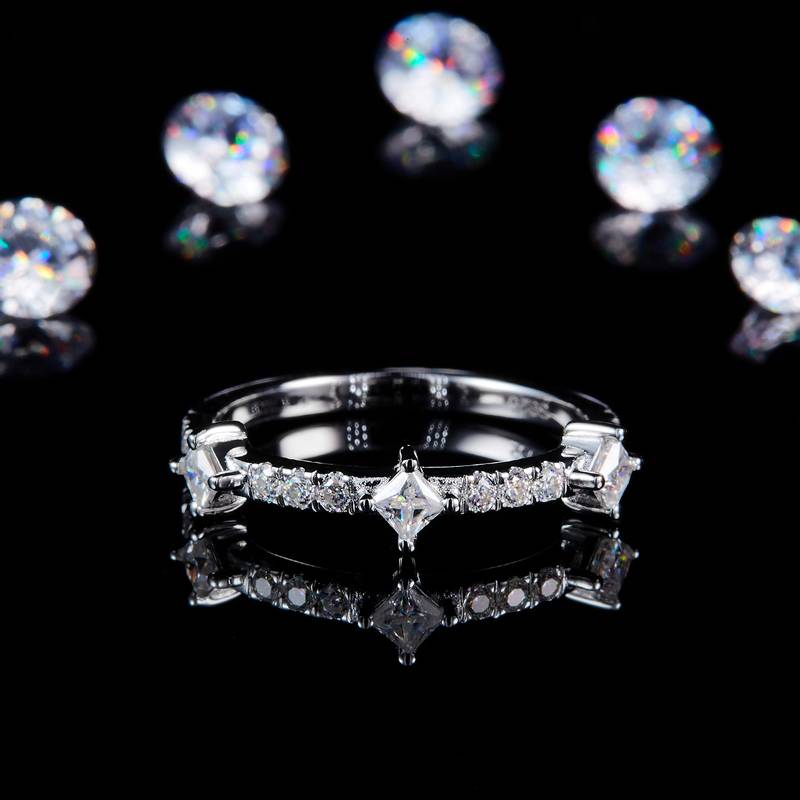 Fashion半圈碎钻排戒S925银镀白金定制选款副石Moissanite0.69ct