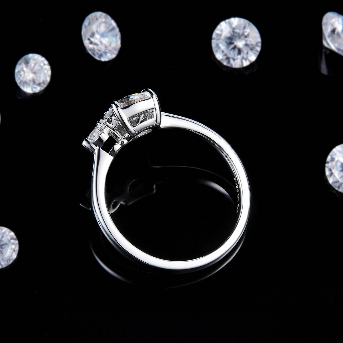 四爪S925银镀白金定制选款主石石莫桑钻1.0ct/副石高碳钻