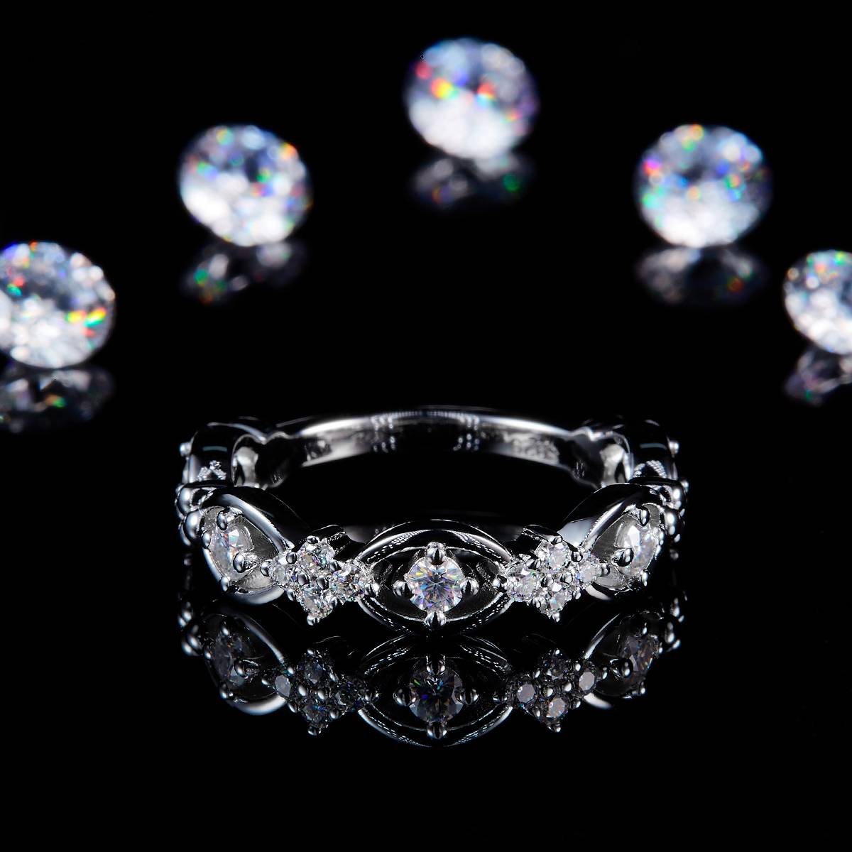 S925 Silver Plated Platinum Customized Selection Side Stone Moissanite 0.436ct
