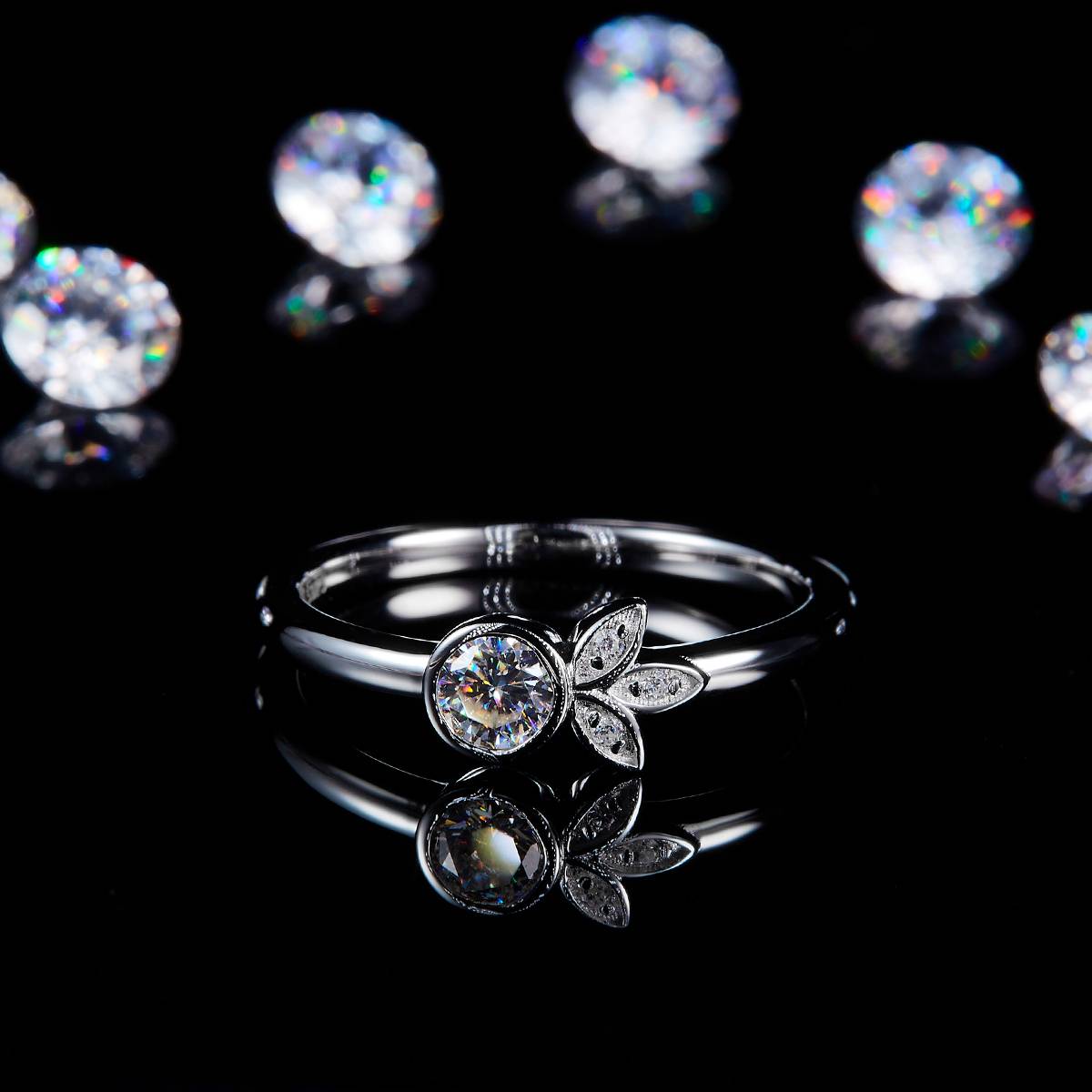 Clover design with S925 silver plated platinum custom selection, main stone Moissanite 0.3ct/Side Stone Cubic Zirconia