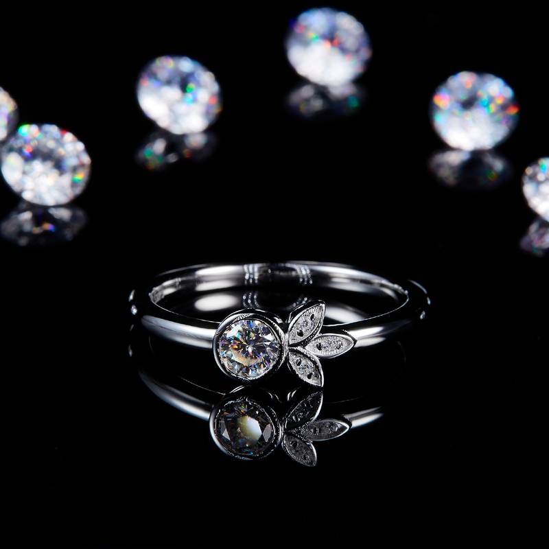 三叶草设计排戒S925银镀白金定制选款主石莫桑钻0.3ct/副石高碳钻