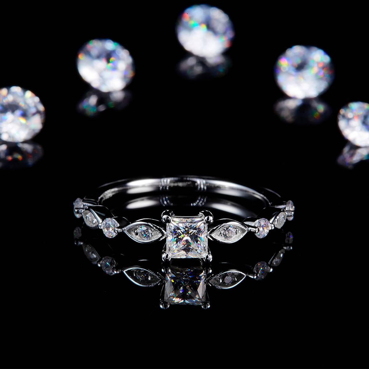 Princess Alien Diamond Wedding Ring S925 Silver Plated Platinum Customized Selection Main Stone Moissanite 0.4ct/Side Stone Cubic Zirconia