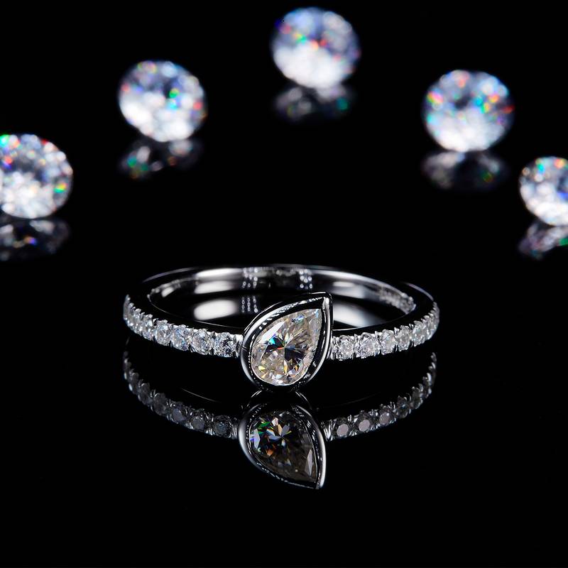 梨形钻包镶Women's RingS925银镀白金定制选款主石Moissanite0.5ct/副石高碳钻