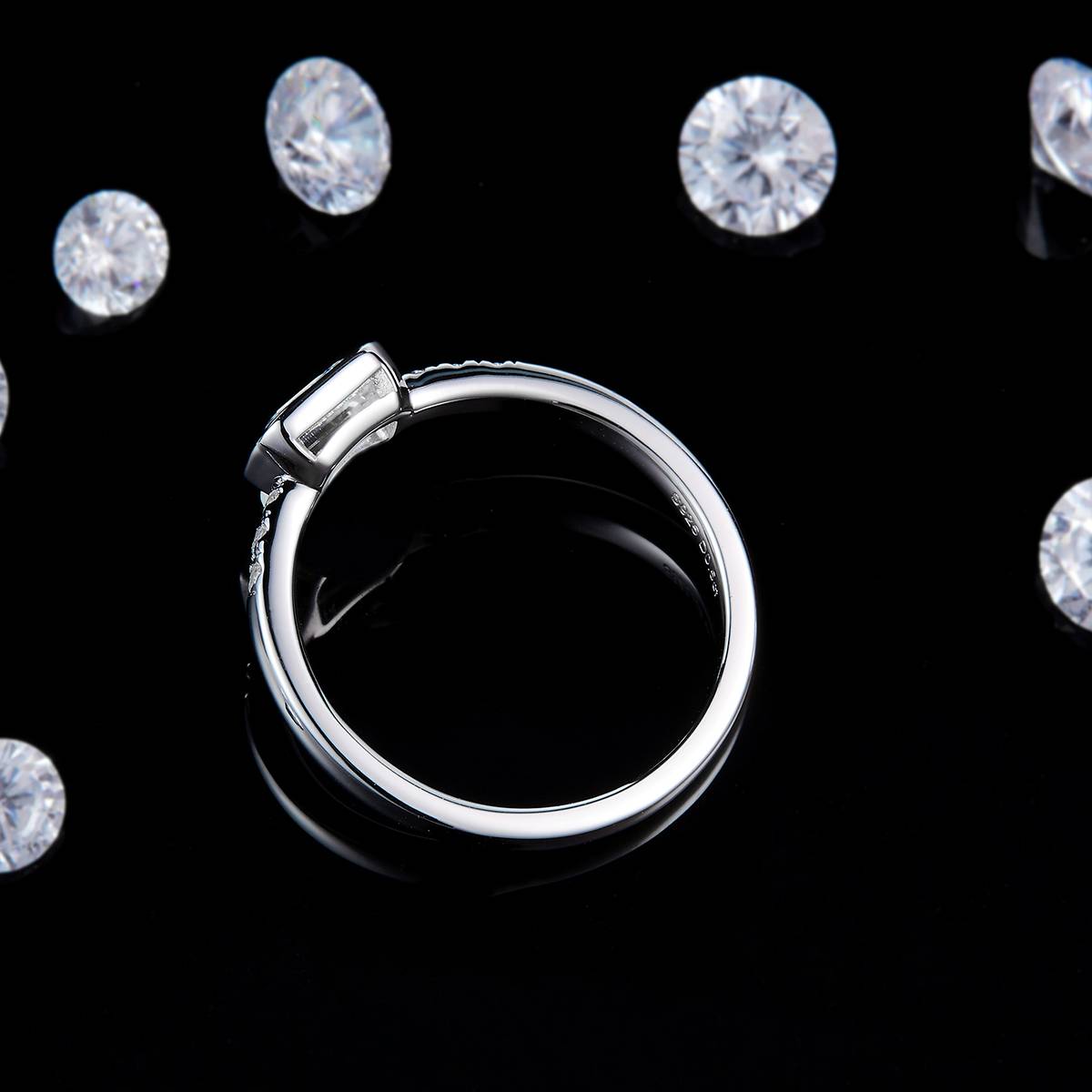 Emerald Cut and Set Women's Ring S925 Silver Plated Platinum Customized Selection Main Stone Moissanite 0.5ct/Side Stone Cubic Zirconia