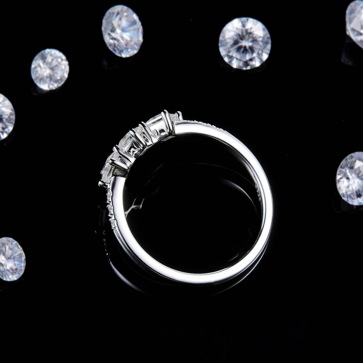 Sansheng Stone Diamond Ring S925 Silver Plated Platinum Customized Selection Side Stone Moissanite 0.99ct