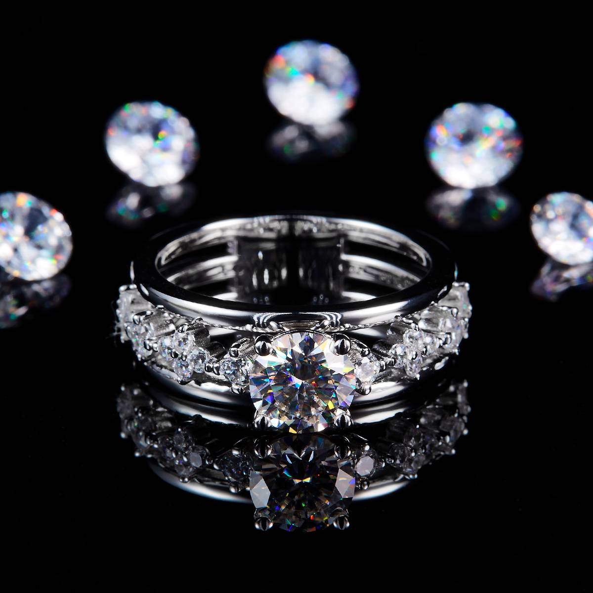 Dual arm four claw S925 silver plated platinum customized selection main stone Moissanite 1.0ct/Side Stone Cubic Zirconia