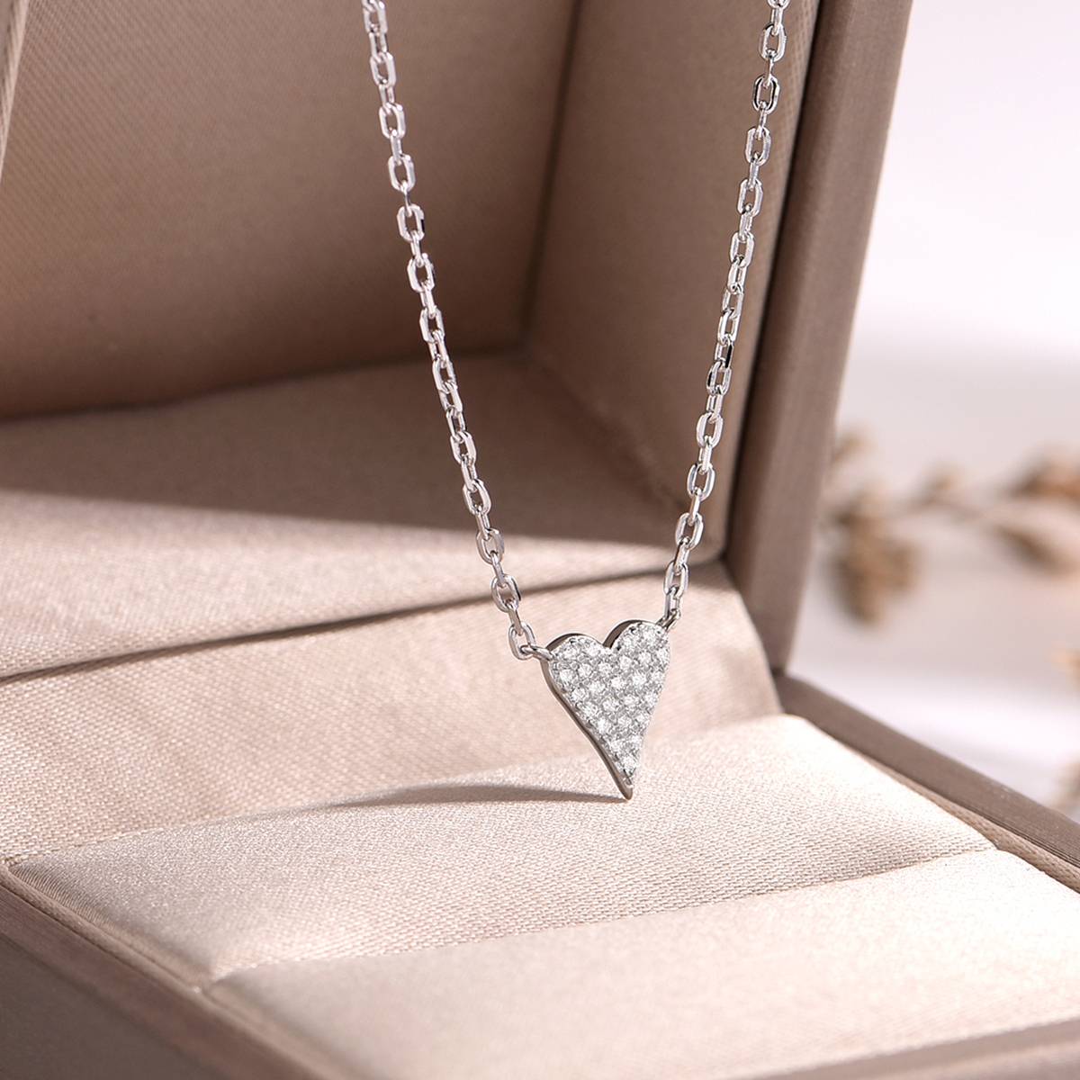 MP0025款S925银镀18K白金满镶Moissanite心形Necklace0.15ct