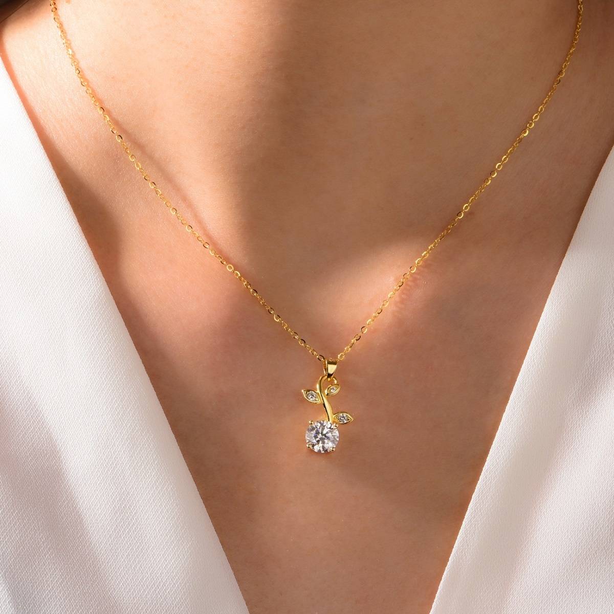 MP0042款S925银镀18K黄金Moissanite小花Necklace1.2ct