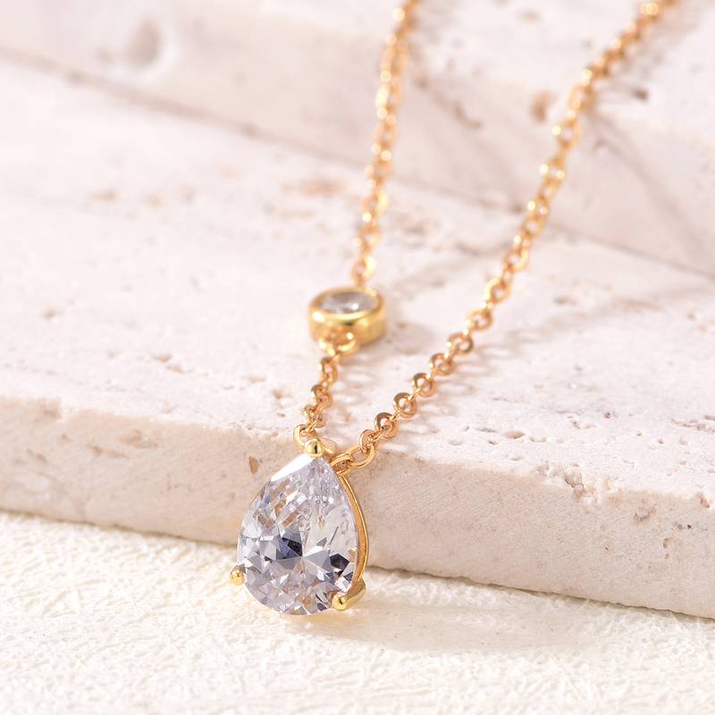 MP0021款S925银镀18K黄金水滴形MoissaniteNecklace主石8*6mmmm/1.25ct
