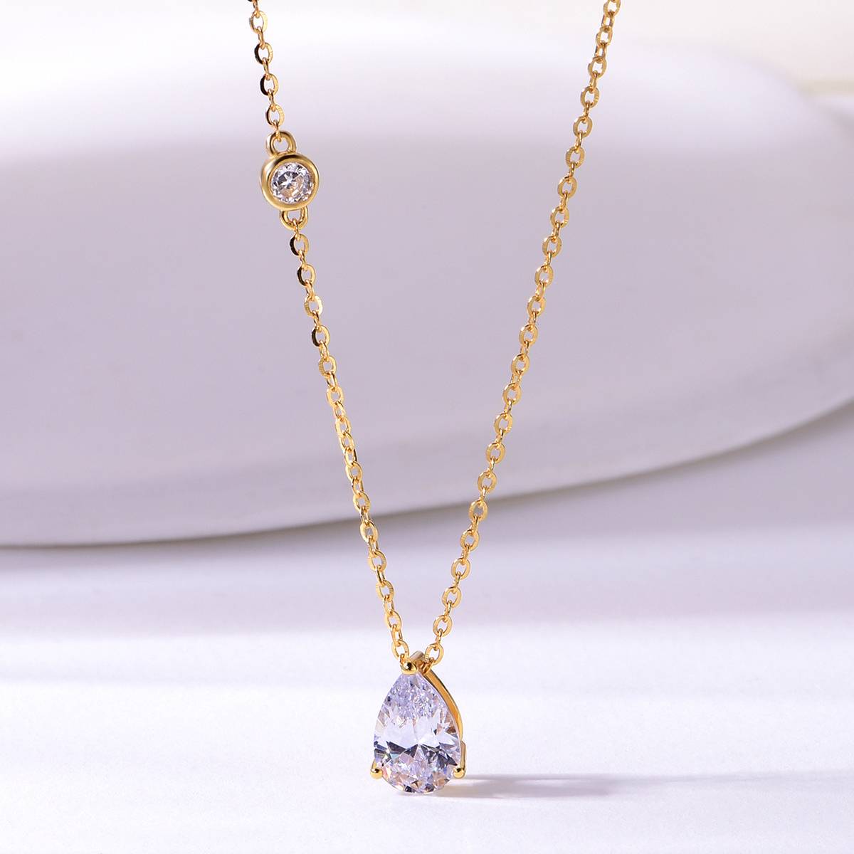MP0021款S925银镀18K黄金水滴形莫桑钻项链主石8*6mm/1.25ct
