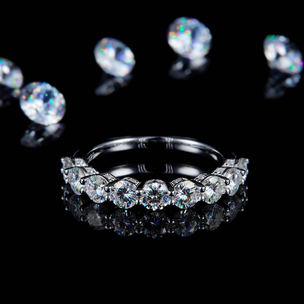 Round Diamond Ring S925 Silver Plated Platinum Customized Selection Side Stone Moissanite 1.98ct