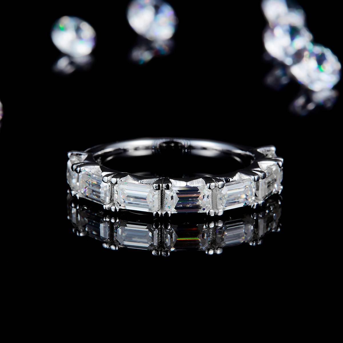 祖母绿切割排戒S925银镀白金定制选款莫桑钻2.5ct