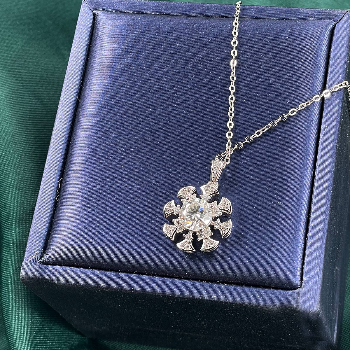 P230223021款S925银镀18K白金莫桑钻风车吊坠主石1.0ct