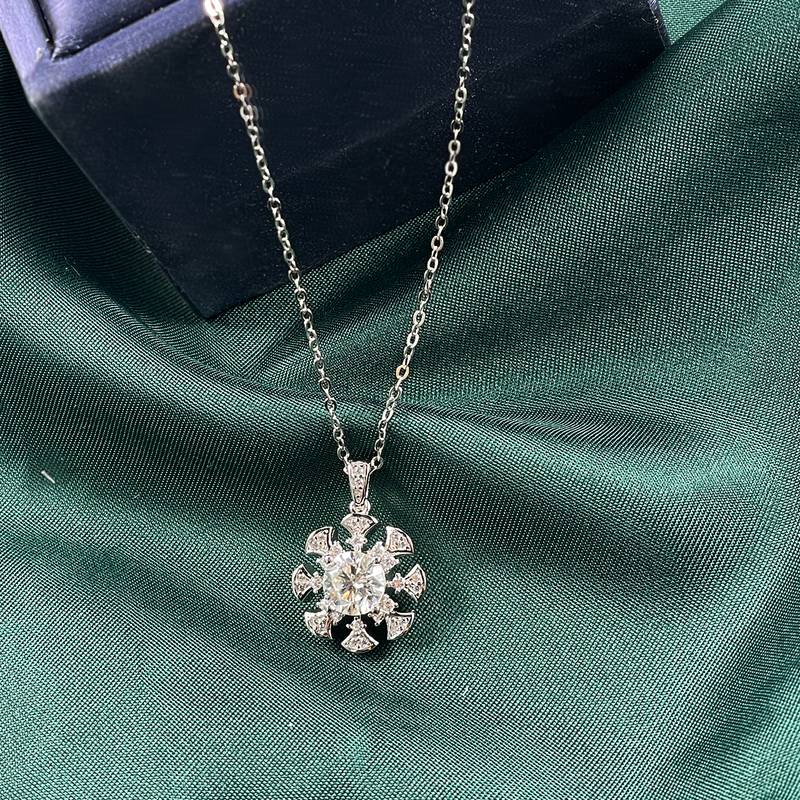 P230223021款S925银镀18K白金莫桑钻风车吊坠主石1.0ct