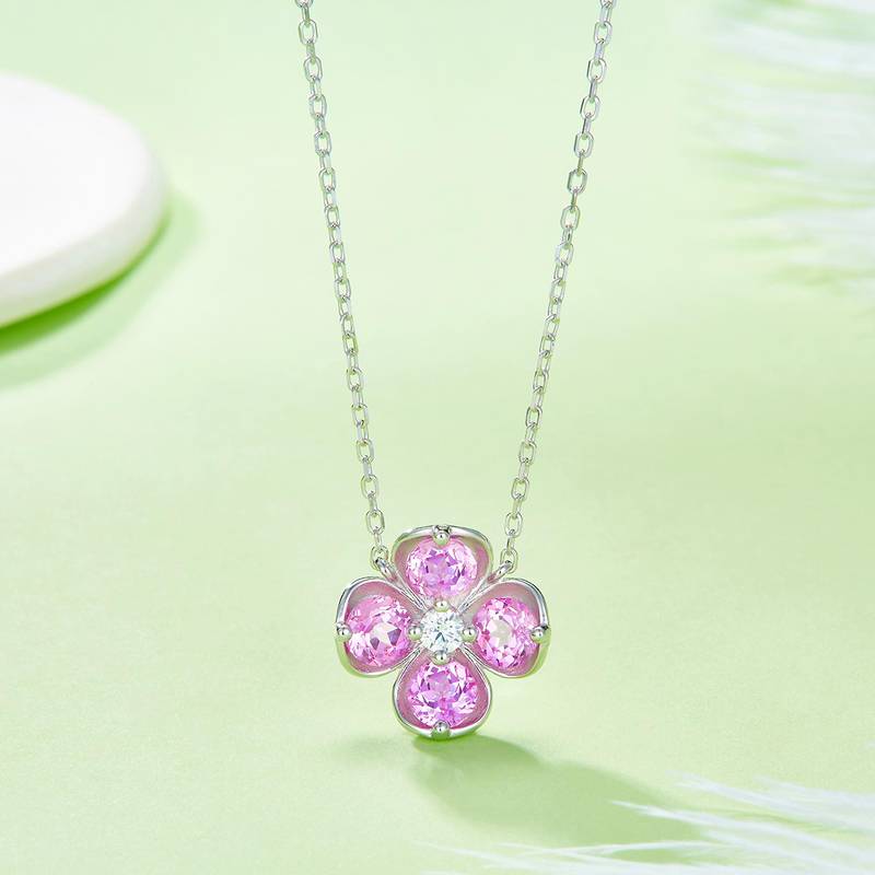 P1055款S925银镀18K白金圆形培育彩宝幸运四叶草Necklace2.6ct