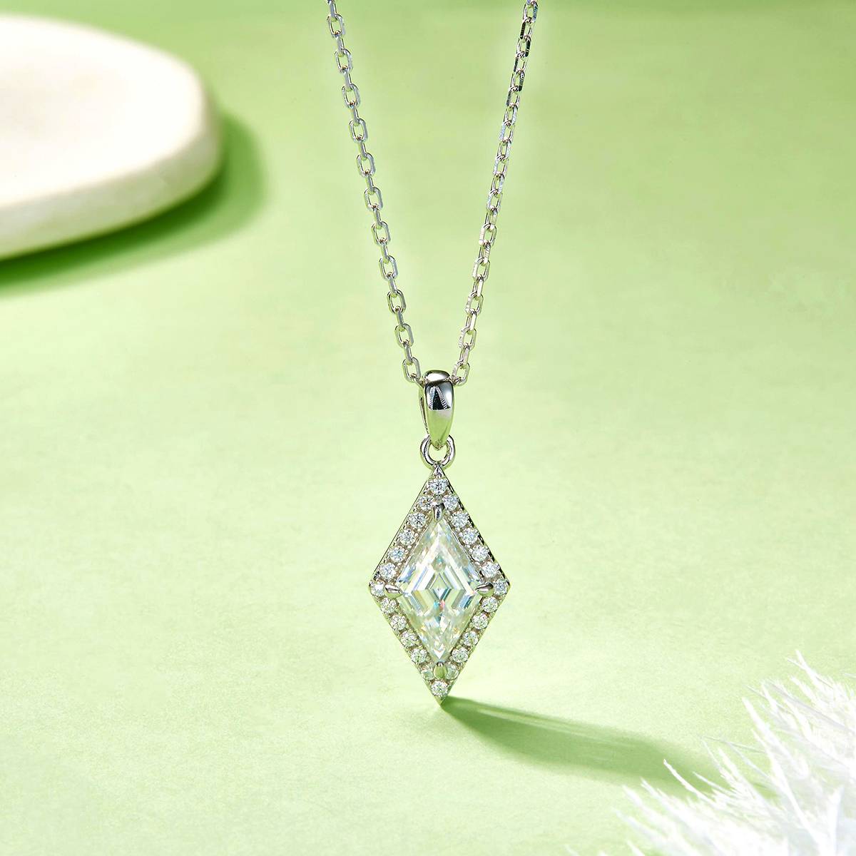 06O款S925银镀18K白金菱形莫桑钻高级吊坠主石12*7mm/2.0CT